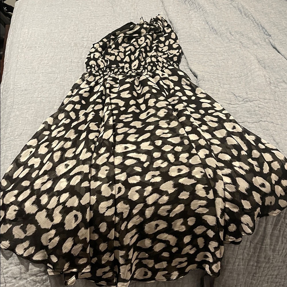 NWOT Elegant Smocked Black and White Leopard Print Dress - Picture 4 of 7